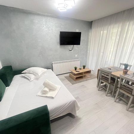 Velier Holiday Apartments Mamaia Exteriér fotografie